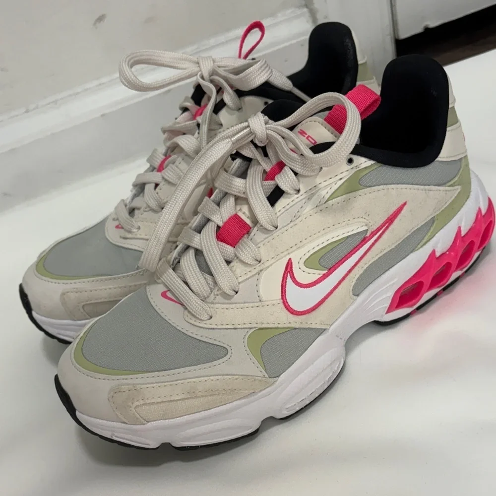NIKE WOMEN ZOOM AIR FIRE RUNNING SHOES!